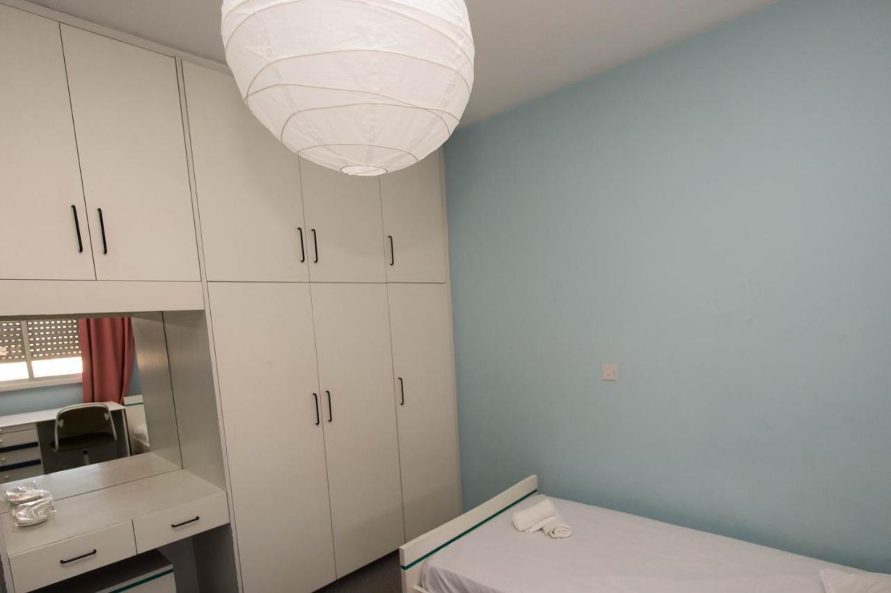 Private Room In A Shared Flat At Best Location Limasol Dış mekan fotoğraf