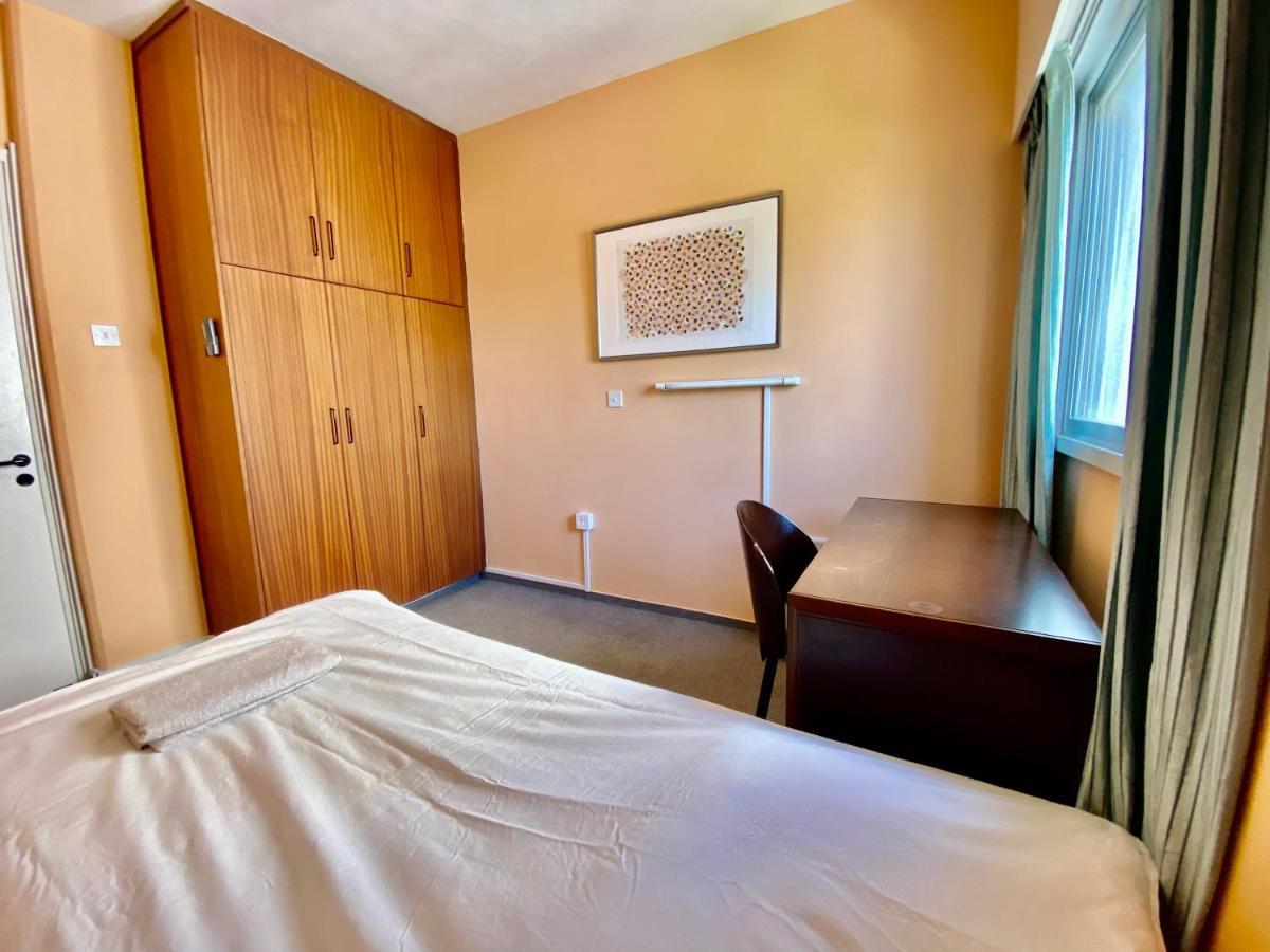 Private Room In A Shared Flat At Best Location Limasol Dış mekan fotoğraf