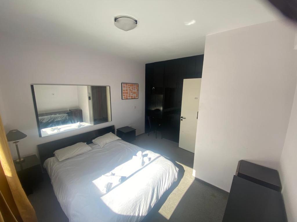 Private Room In A Shared Flat At Best Location Limasol Dış mekan fotoğraf